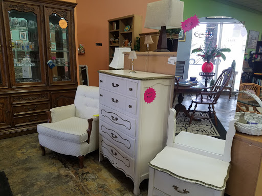 Shopping Mall «South Hills Shopping Center», reviews and photos, 1201 Buck Jones Rd, Raleigh, NC 27606, USA