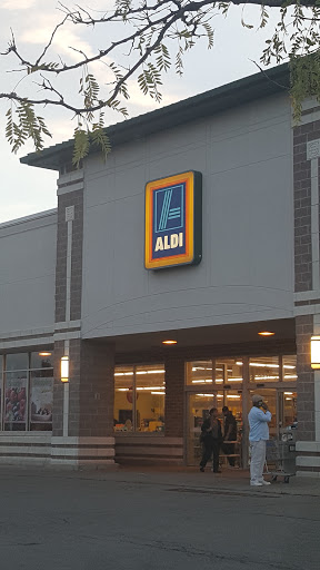 ALDI, 3231 W 87th St, Evergreen Park, IL 60805, USA, 