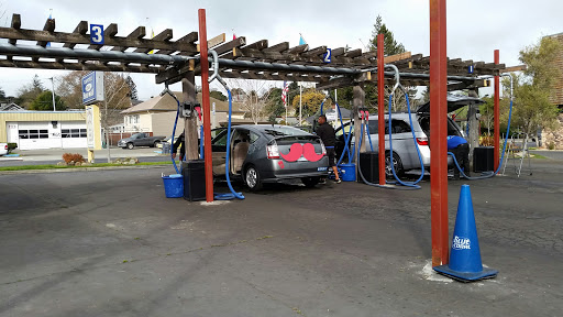 Raintree Car Wash Inc en Petaluma