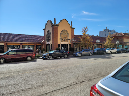 Clothing Store «J.Crew», reviews and photos, 519 Nichols Rd, Kansas City, MO 64112, USA