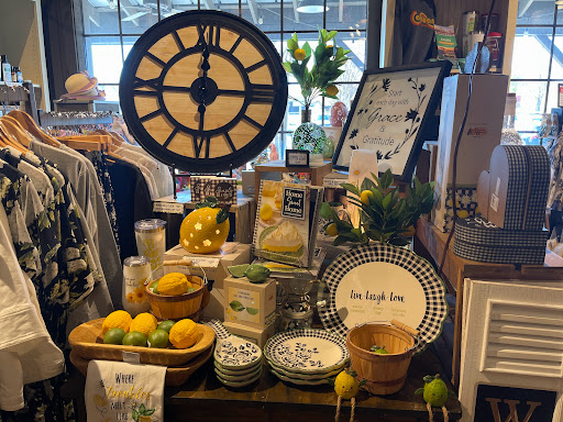 American Restaurant «Cracker Barrel Old Country Store», reviews and photos, 4800 Doris Pate Dr, Tuscaloosa, AL 35405, USA