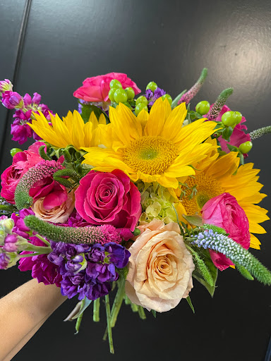 Florist «Foothills Floral Gallery», reviews and photos, 4647 E Chandler Blvd # 10, Phoenix, AZ 85048, USA