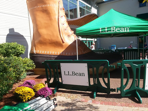 Clothing Store «L.L. Bean», reviews and photos, 95 Main St, Freeport, ME 04032, USA
