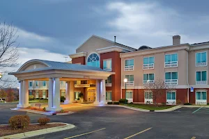 Holiday Inn Express & Suites Grand Rapids-North, an IHG Hotel image