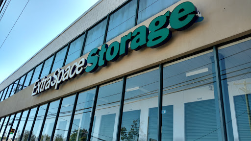 Storage Facility «Extra Space Storage», reviews and photos, 270 W Merrick Rd, Valley Stream, NY 11580, USA