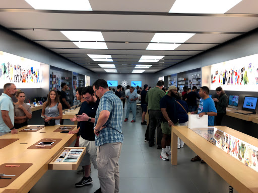 Computer Store «Apple Reston», reviews and photos, 11949 Market St, Reston, VA 20190, USA