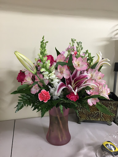 Florist «Hittle Floral Design», reviews and photos, 2049 E 226th St, Cicero, IN 46034, USA