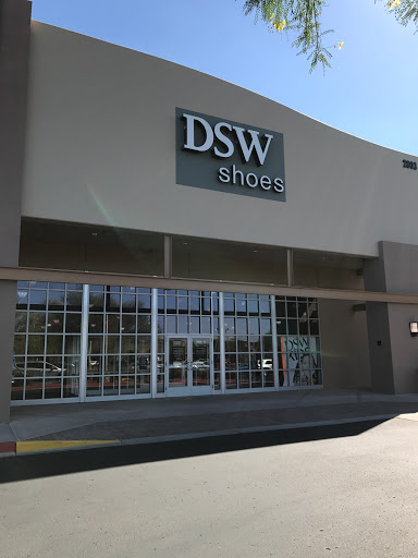 DSW Designer Shoe Warehouse, 2803 S Market St, Gilbert, AZ 85295, USA, 