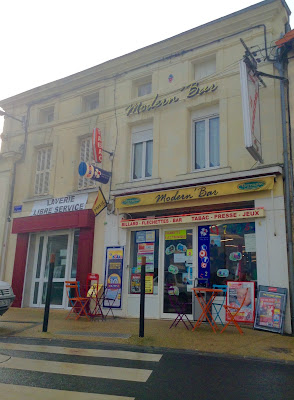 Modern 'Bar à Loudun