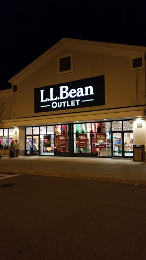 Clothing Store «L.L. Bean Outlet», reviews and photos, 31 Gusabel Ave, Nashua, NH 03063, USA