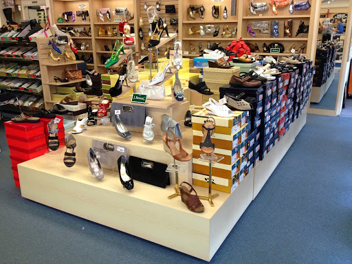 Shoe Store «Bida Wide Width Shoes», reviews and photos, 1651 NE 163rd St, North Miami Beach, FL 33162, USA