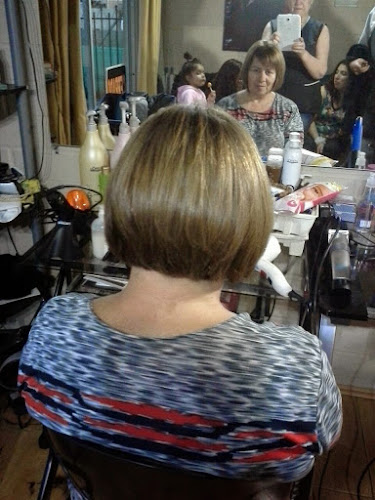 Teléfono de Peluquería CECI BELLEZA E IMAGEN