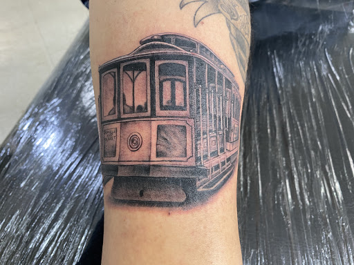 Tattoo Shop «Berkeley Tattoo», reviews and photos, 2804 San Pablo Ave, Berkeley, CA 94702, USA