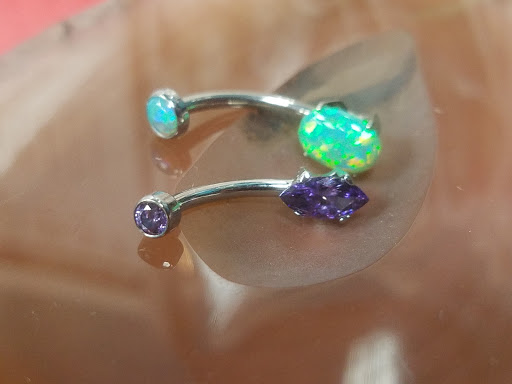 Tattoo Shop «milk and honey tattoo parlour», reviews and photos, 819 Castleton Ave, Staten Island, NY 10310, USA