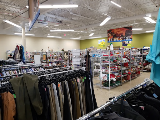 Thrift Store «Goodwill Store & Donation Center in Evanston», reviews and photos, 1916B Dempster St, Evanston, IL 60202, USA