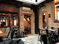 Atmosphère du Restaurant L'Écurie à Paris - n°4
