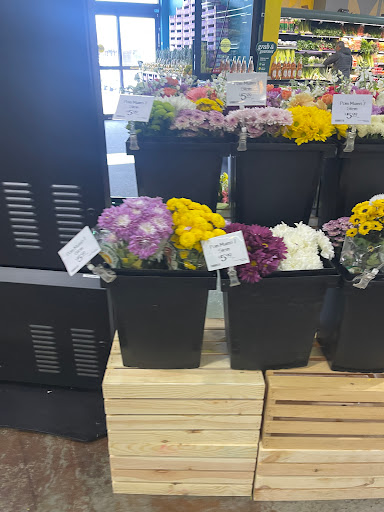 Grocery Store «Whole Foods Market», reviews and photos, 6621 W 119th St, Overland Park, KS 66209, USA