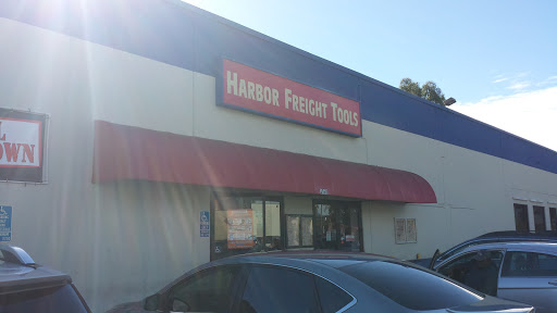 Hardware Store «Harbor Freight Tools», reviews and photos, 3660 E Foothill Blvd, Pasadena, CA 91107, USA