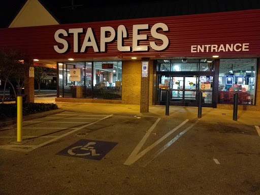 Office Supply Store «Staples», reviews and photos, 1340 - 1354 Reistertown Rd, Pikesville, MD 21208, USA