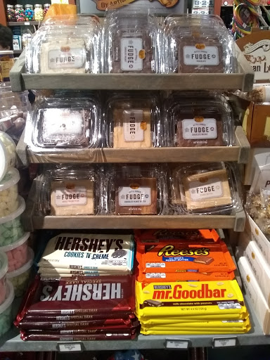 American Restaurant «Cracker Barrel Old Country Store», reviews and photos, 4710 Norrell Dr, Trussville, AL 35173, USA