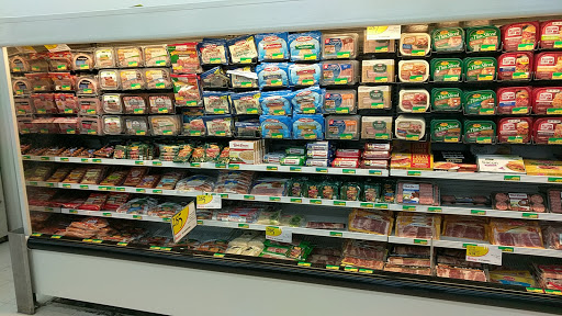 Grocery Store «Hardings Friendly Market», reviews and photos, 510 S Main St, Middlebury, IN 46540, USA