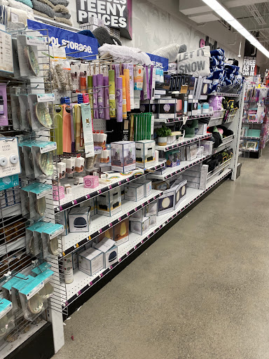 Variety Store «Five Below», reviews and photos, 13005 Lee Jackson Memorial Hwy, Fairfax, VA 22033, USA