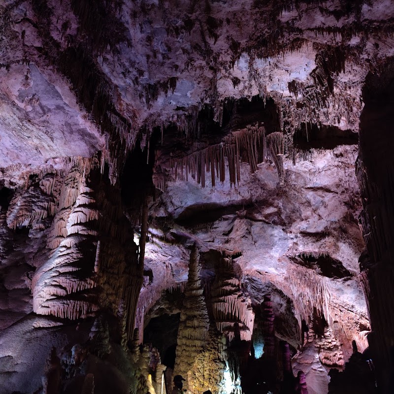 Lewis and Clark caverns