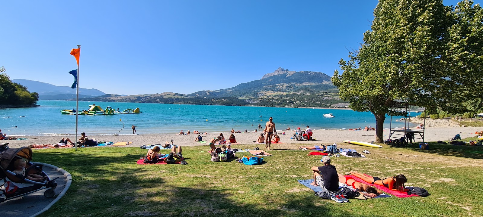 plage de la Voilerie'in fotoğrafı uçurumlarla desteklenmiş