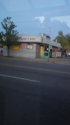 Supermarket «Hinky Dinky Supermarket», reviews and photos, 3110 M L King Ave, Flint, MI 48505, USA