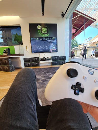 Computer Store «Microsoft Store - The Shops at La Cantera», reviews and photos, 15900 La Cantera Pkwy #6560, San Antonio, TX 78256, USA