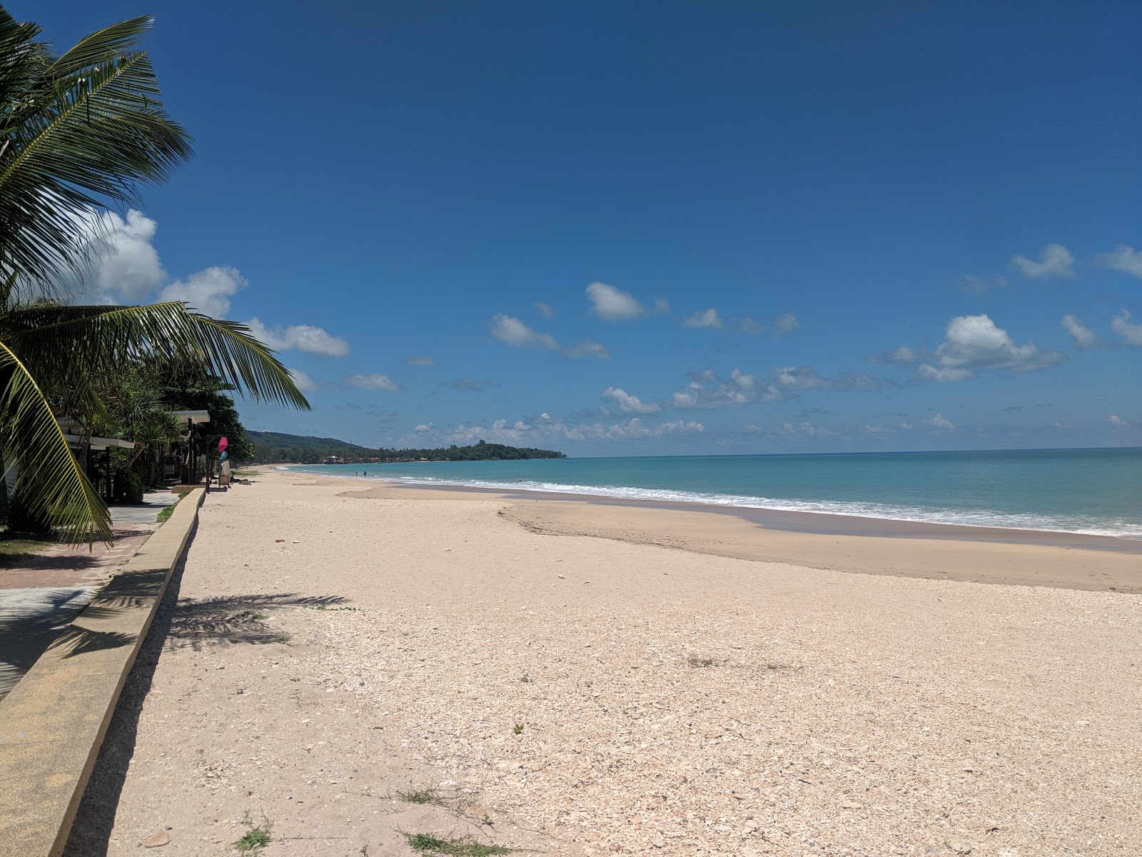 Foto de Pra-Ae Beach área de comodidades