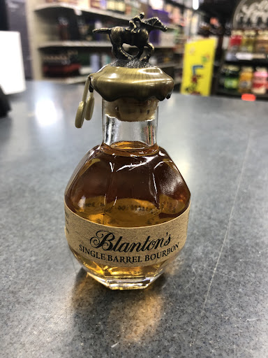 Liquor Store «A A Liquor & Tobacco», reviews and photos, 1412 Gloria Terrell Dr, Highland Heights, KY 41076, USA