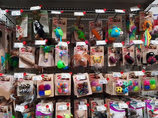 Pet Supply Store «Central Garden & Pet Co», reviews and photos, 13227 Orden Dr, Santa Fe Springs, CA 90670, USA