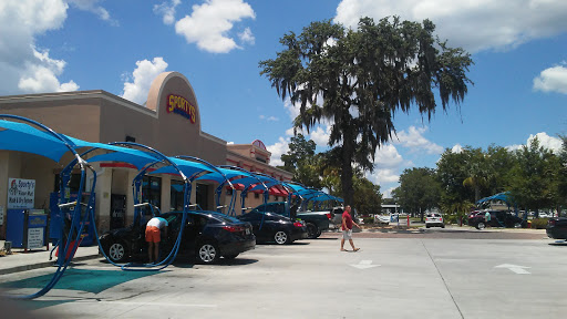 LUV Car Wash en DeLand