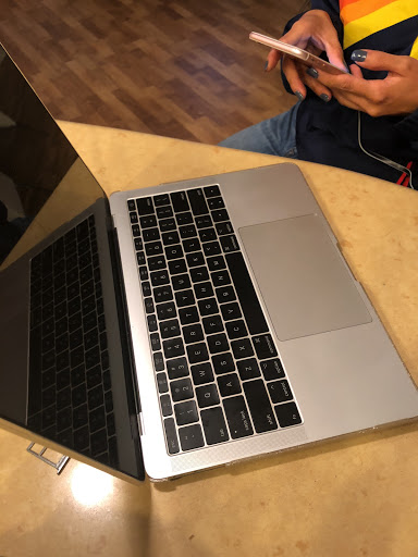 Apple South Coast Plaza image