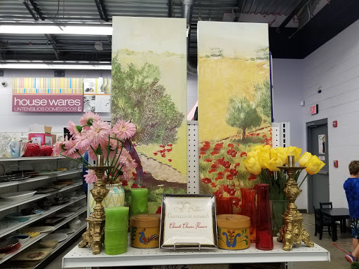 Thrift Store «Goodwill Central Texas - Lakeway», reviews and photos, 1901 RR 620 South, Lakeway, TX 78734, USA