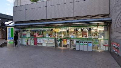 ファミリーマート 金沢リファーレ店