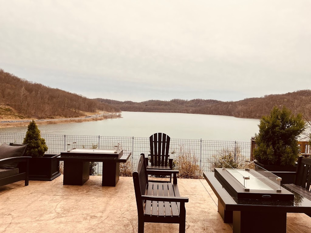 The Lodge Lakefront Dining 26354