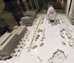 Monument to the Revolution photo