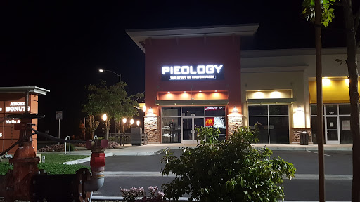 Pieology Pizzeria Panama Lane, Bakersfield, CA