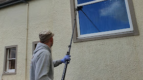 Crest Cleaning Services Window Cleaner