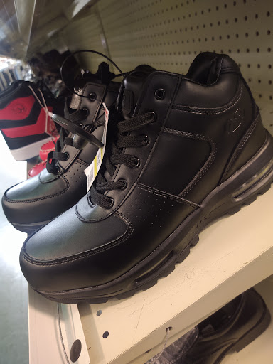 Shopping Mall «Rhode Island Avenue Shopping Center», reviews and photos, 680 Rhode Island Ave NE, Washington, DC 20002, USA