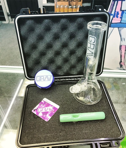 Tobacco Shop «Pine-Apple Xpress Smoke Shop Vape Shop, & Hookahs Sugar Land», reviews and photos, 10701 W Bellfort Ave b182, Houston, TX 77099, USA