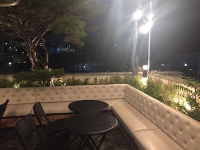 bar