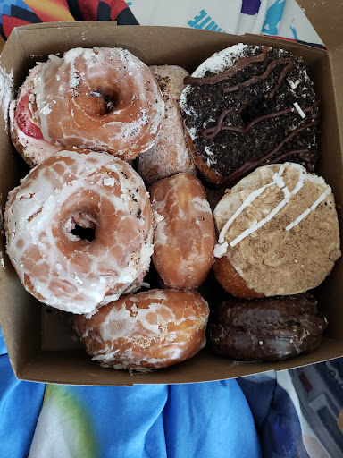Donut Shop «Brothers Donuts & Deli Shop», reviews and photos, 426 Central St, Franklin, NH 03235, USA