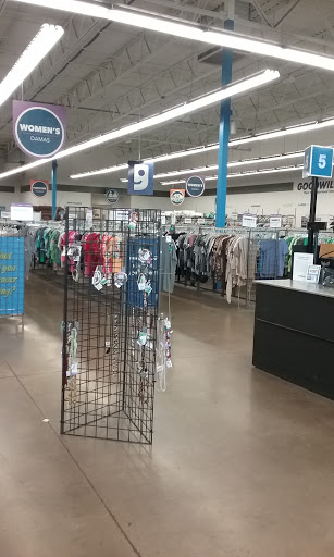 Thrift Store «7th & Bell Goodwill Retail Store & Donation Center», reviews and photos, 17037 N 7th Ave, Phoenix, AZ 85023, USA