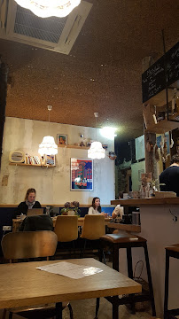 Atmosphère du Regiøn (Restaurant, Traiteur & Epicerie) à Clichy - n°6