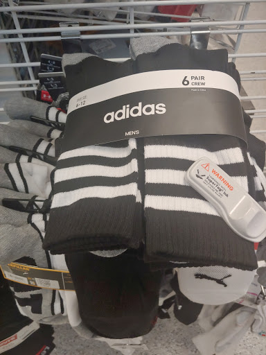 Clothing Store «Ross Dress for Less», reviews and photos, 212 Towne Center Dr, Compton, CA 90220, USA