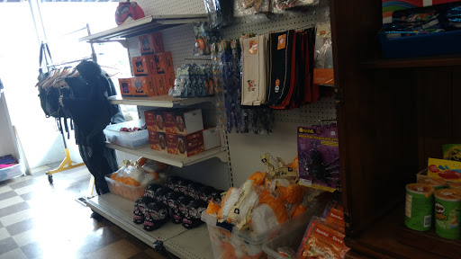 Goodwill, 41 E Columbus Rd, Utica, OH 43080, USA, 