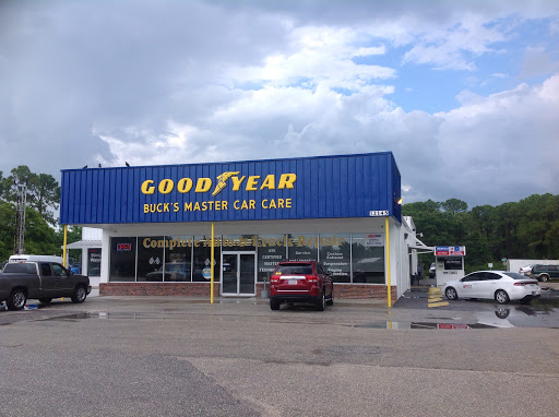 Buck’s Master Car Care en North Port